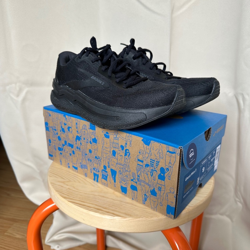Brooks Women’s Ghost Max 2 Walking Shoes – Size 9 Medium B (EU 40.5)